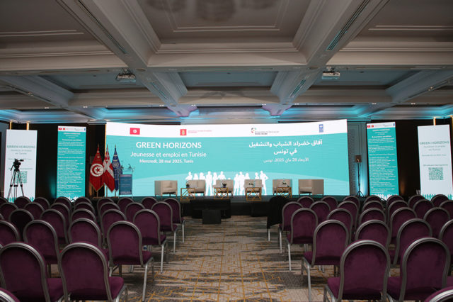 Conférence-Jeunesse-et-Emploi-en-Tunisie